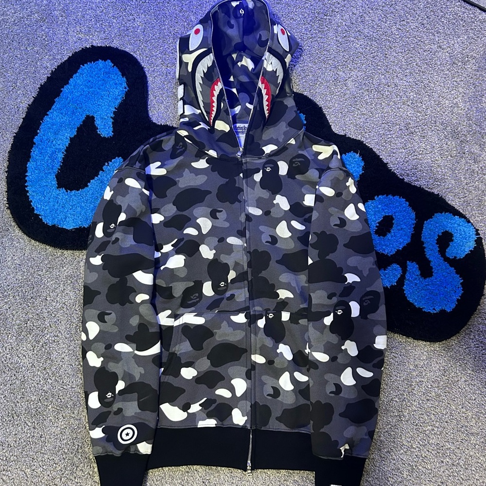 BAPE City Camo Shark Full-ZipUp
Hoodie